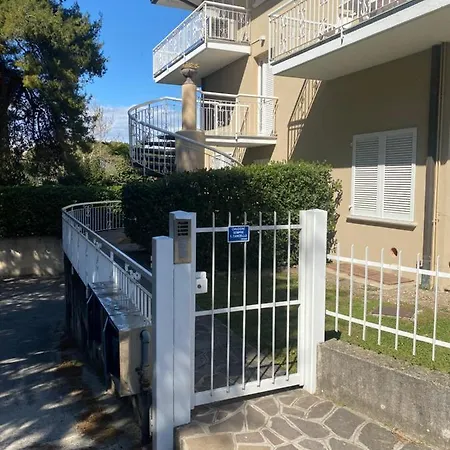 Gardasee Con Piscina Apartment